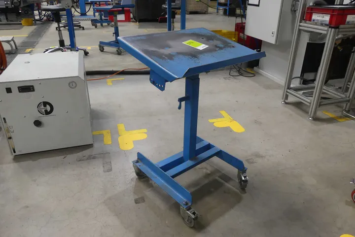 Materialwagen, ohne Inhalt